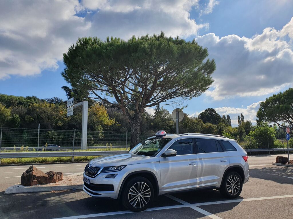 Reserveruneambulance.com Djouad Sonia Taxi